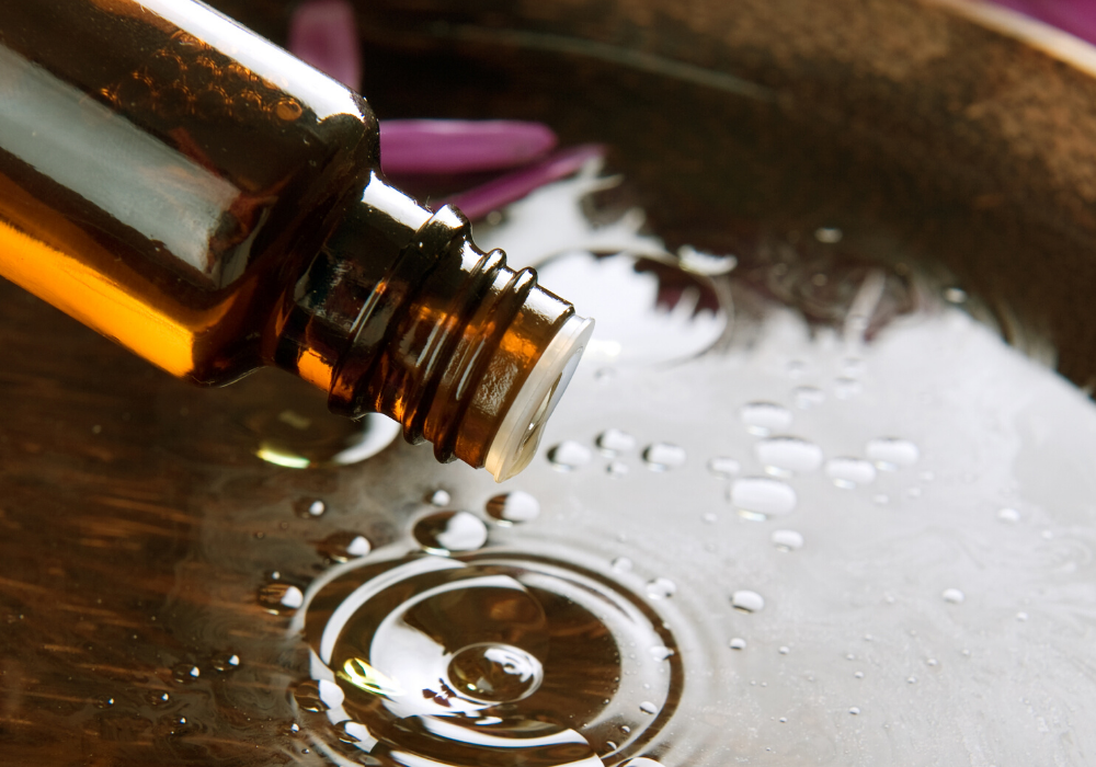 Teebaumöl - Wirkung und Anwendung für Haut und Haare