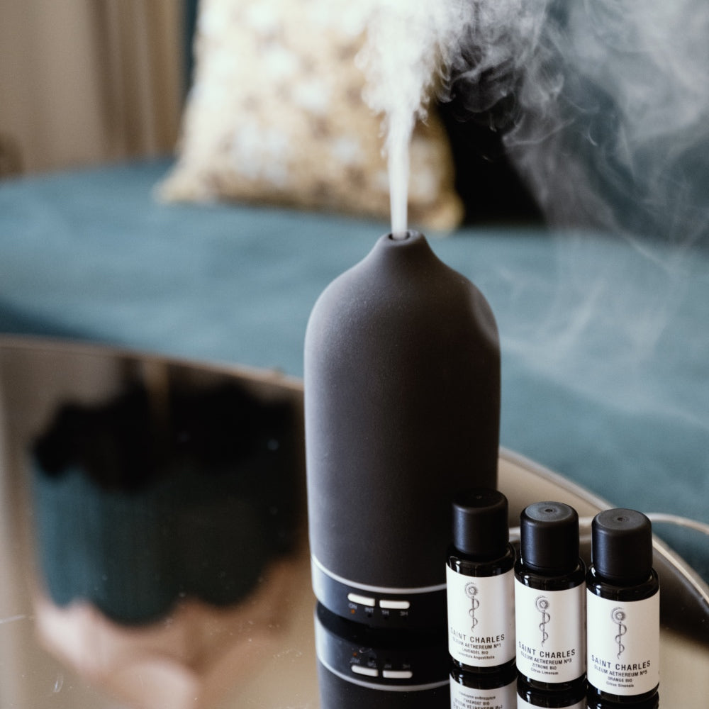 Saint Charles Ceramic Diffuser schwarz in Betrieb