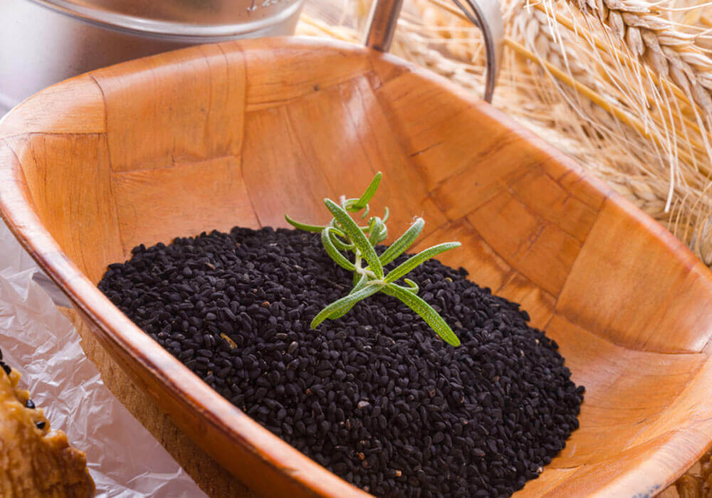 Schwarzkümmelöl – natürliche Hilfe bei Heuschnupfen & Allergien